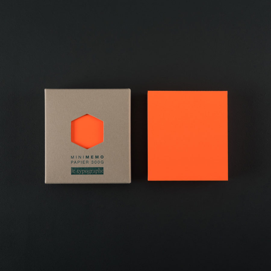 petit bloc de papier épais orange fluo