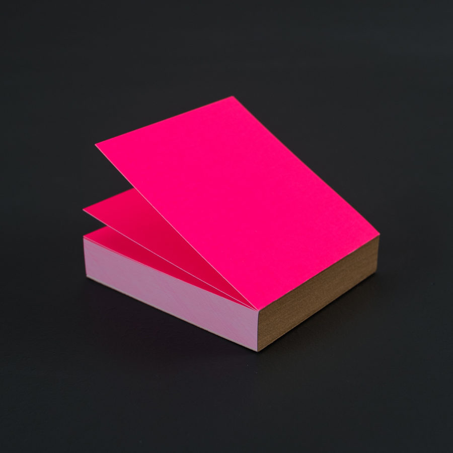 mini bloc de papier rose fluo