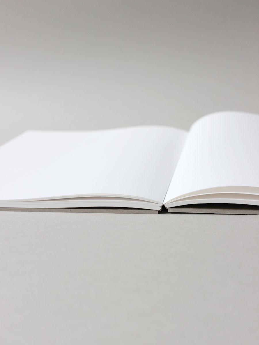 CAHIER CARTON A4+ PAGES BLANCHES, le typographe